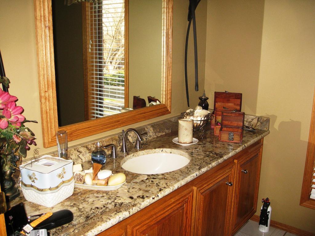Mcdougall Lane Bed & Breakfast Drumheller Oda fotoğraf