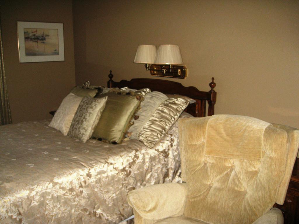 Mcdougall Lane Bed & Breakfast Drumheller Oda fotoğraf